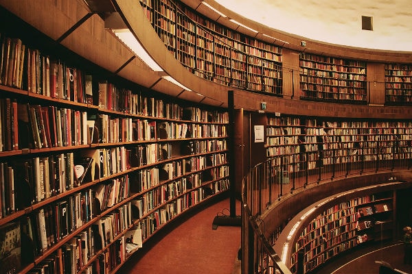 Một góc thư viện khổng lồ của Harvard