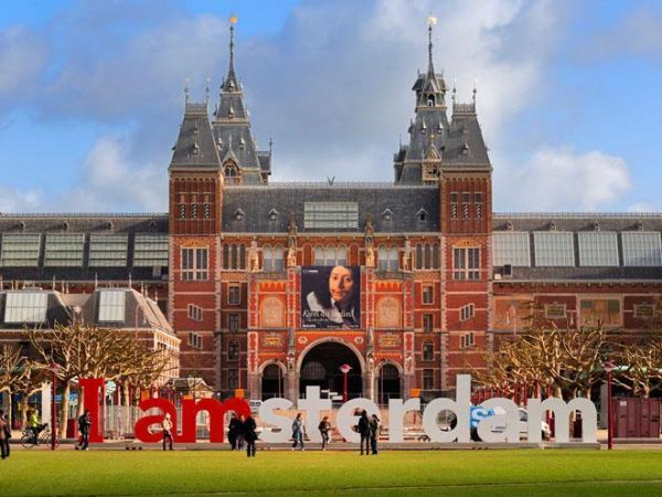 Khám phá thành phố Amsterdam nổi tiếng ở Hà Lan