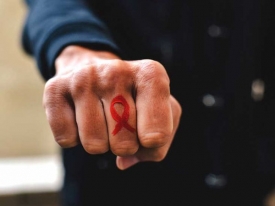 Bị nhiễm HIV nếu không điều trị có thể sống được bao lâu?
