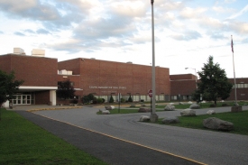 Trường THPT Burlington- Burlington, MA